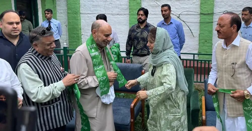 कौन हैं सैयद असगर अली? किश्तवाड़ के कद्दावर नेता ने थामा PDP का दामन, 1977 बैच के JKAS अधिकारी रहे